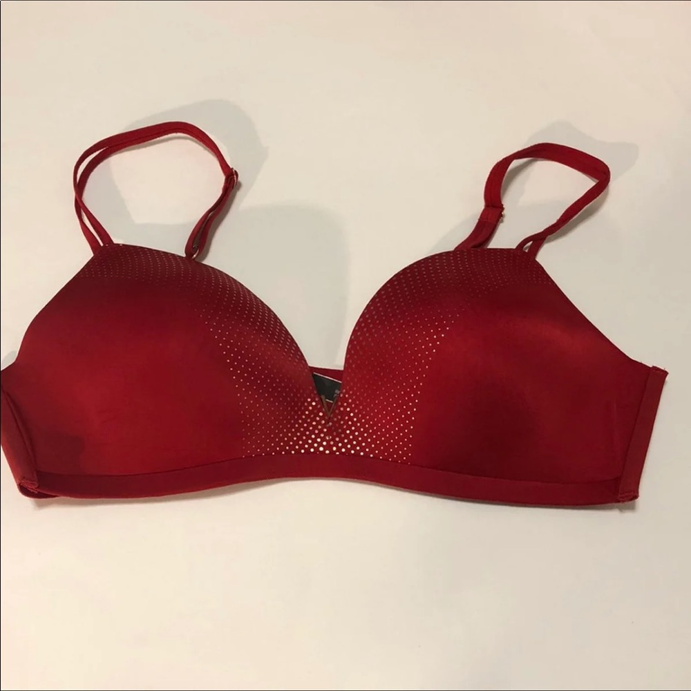 Victoria's Secret bra Size 36C Red
Smoke free